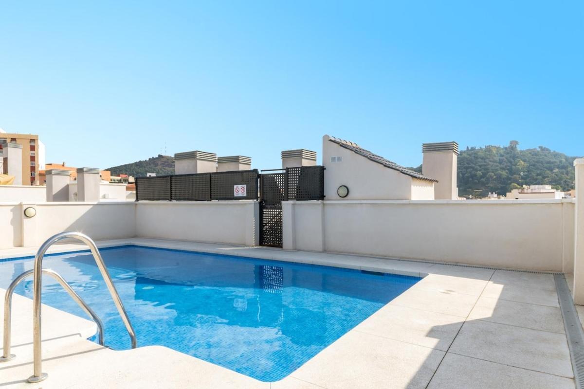 -malagasunapts- Huge & * Pool* Freepark* Apartamento *